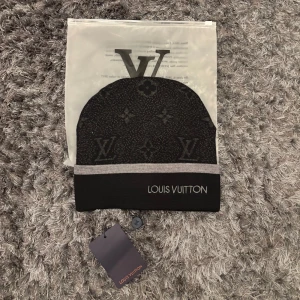 Mössa - Helt ny oanvänd, stilren och perfekt inför de kalla vädret