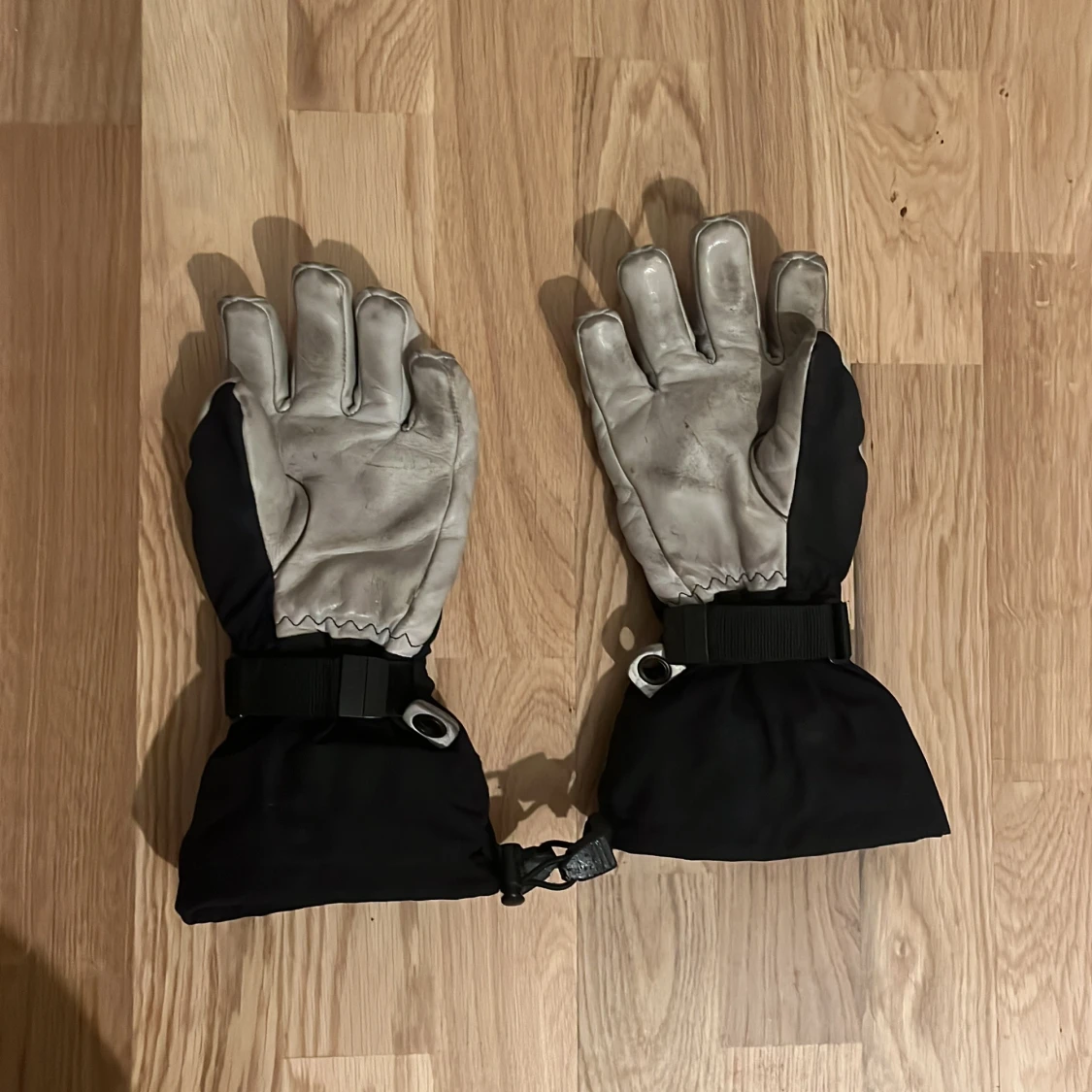 Svarta Hestra handskar - 90