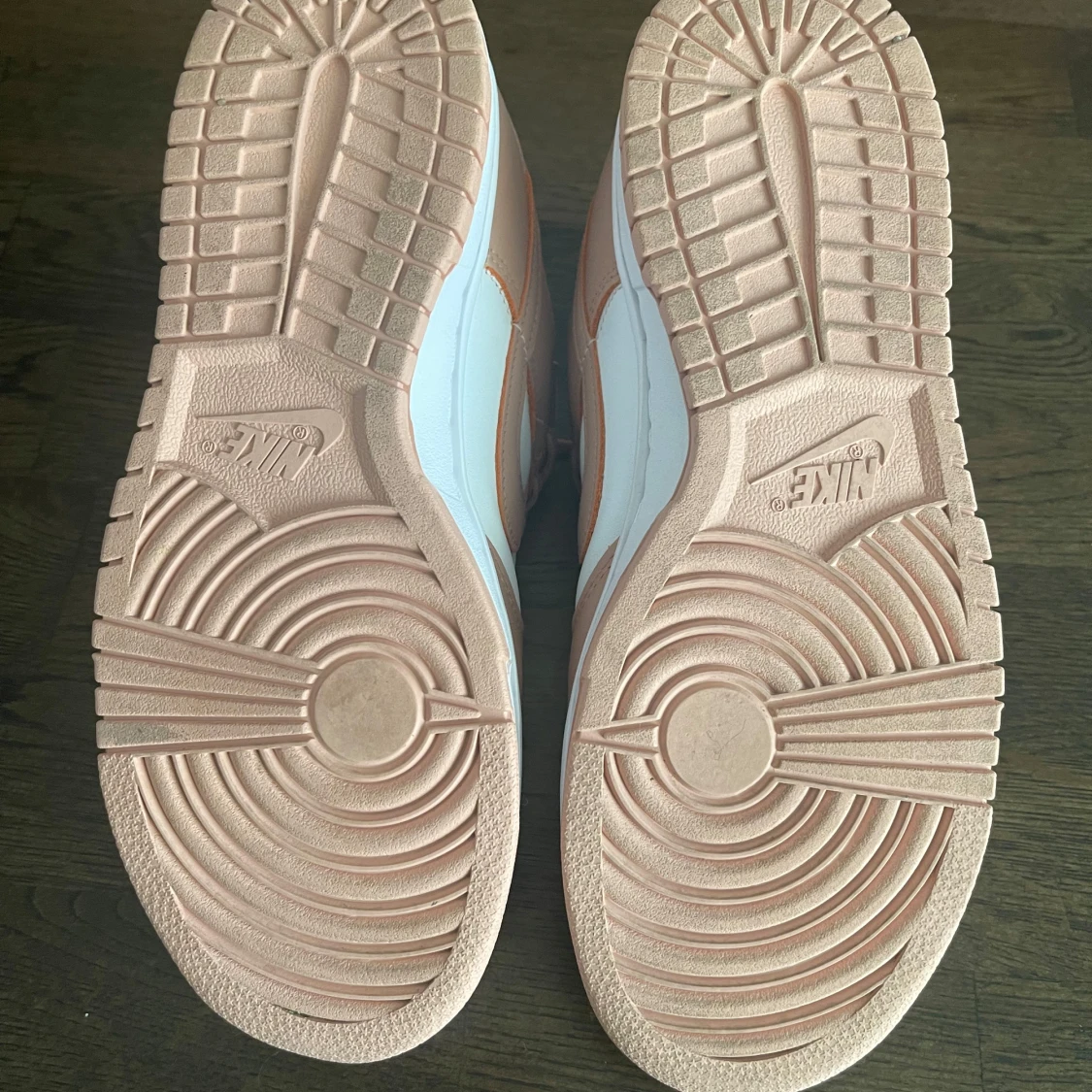 Nike Dunk i rosa och vitt - 3