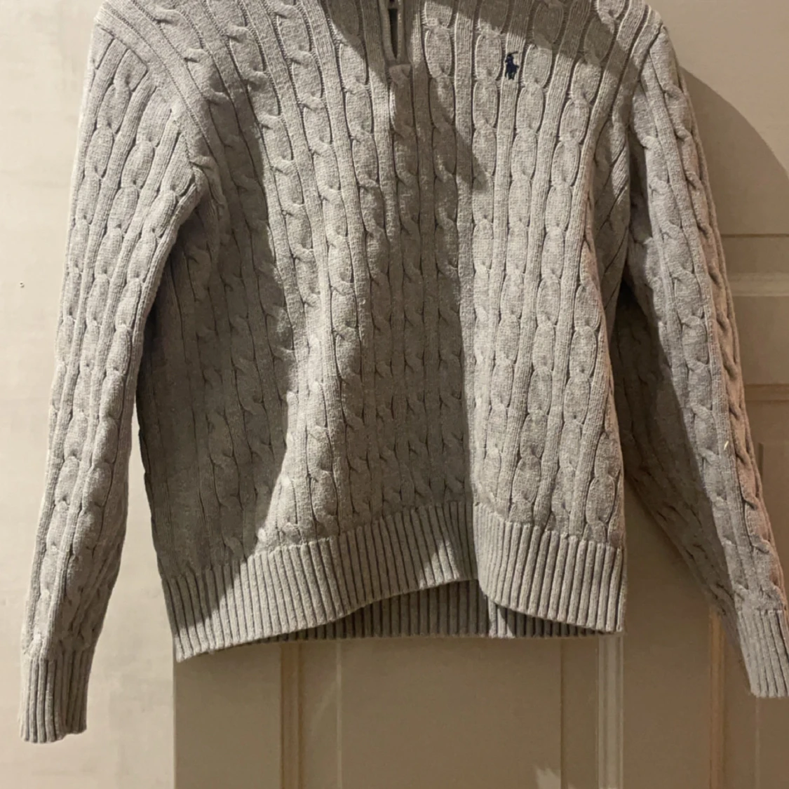 Grå stickad tröja från Polo Ralph Lauren - 2