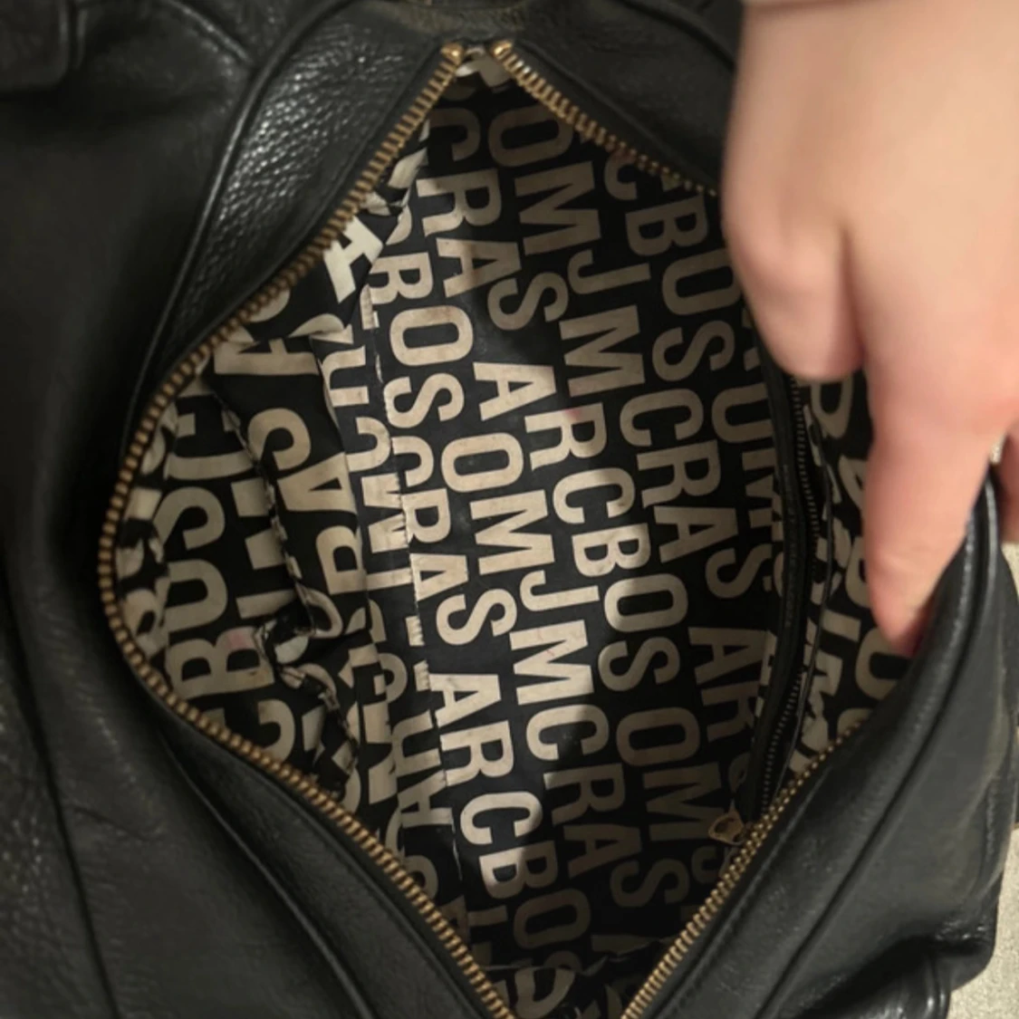 Svart handväska från Marc by Marc Jacobs - 92