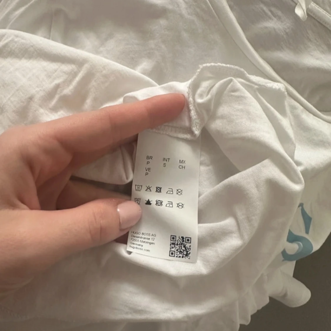 Vit t-shirt från Hugo Boss - 92