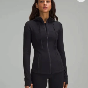 Lulu zip med luva - Lulu zip med luva, svart i stl 4