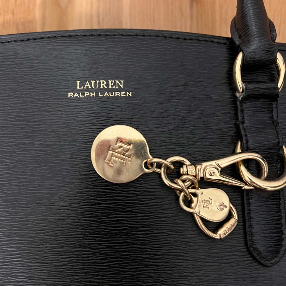 Svart axelväska från Lauren Ralph Lauren - 91