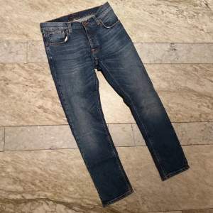 Säljer ett par snygga Nudie Jeans | Slimfit | W30 L30 | Skick 9,5/10 | Pris 549kr | Hör av dig vid minsta fundering! 🙌