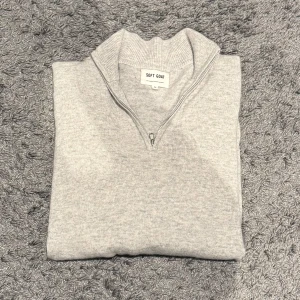 Soft goat tröja - Soft goat Kashmir halv zip i nyskick. Använd 2 gånger
