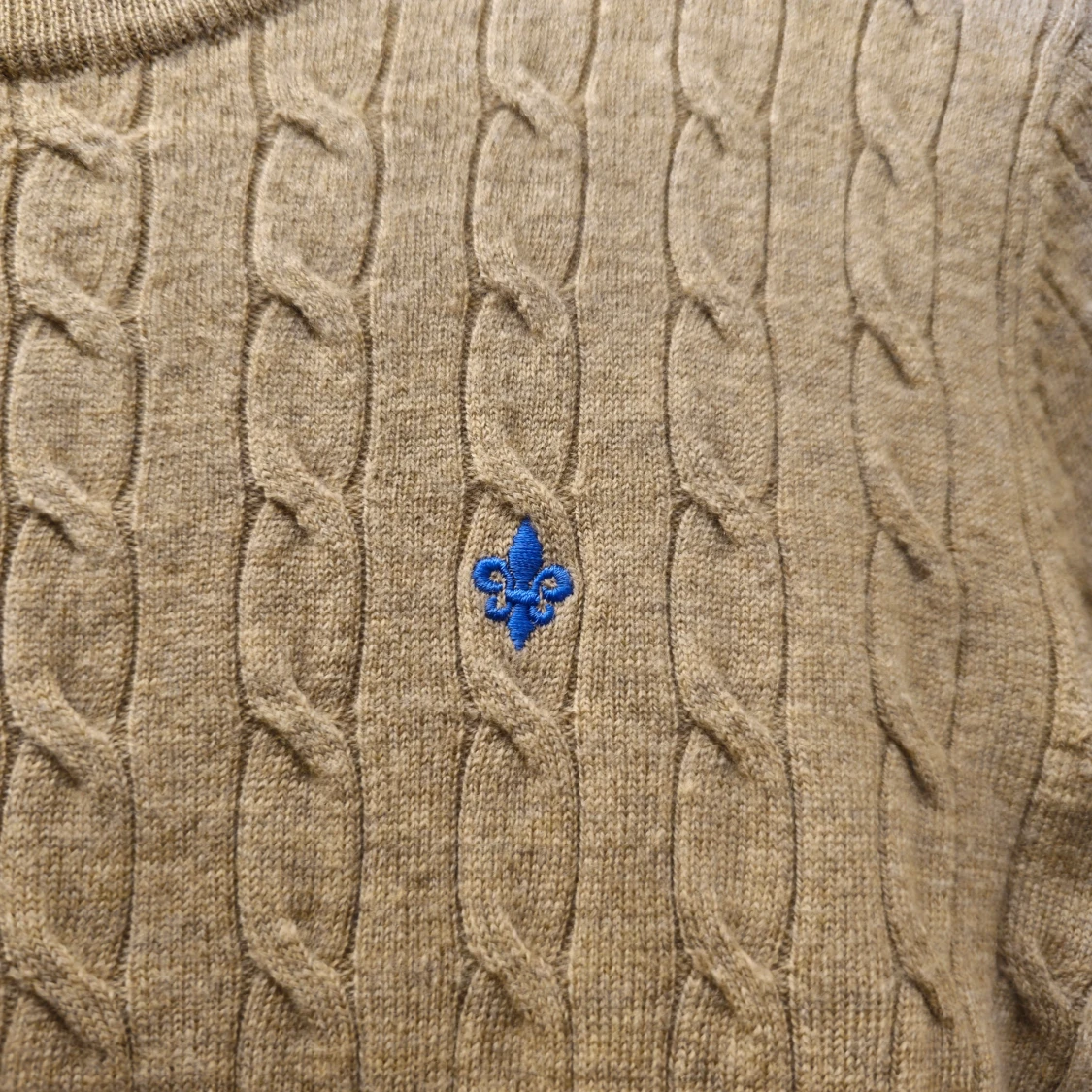 Beige kabelstickad tröja från Morris - 91