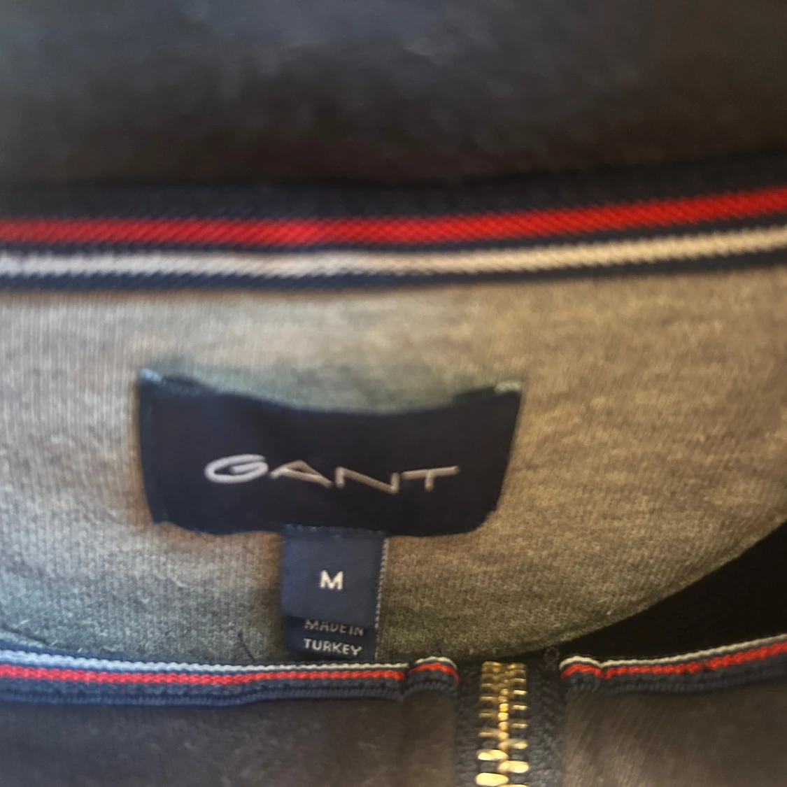 Mörkblå tröja med dragkedja från GANT - 91