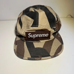 Supreme keps - Äkta Supreme keps från butiken i London. 