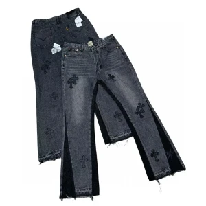 Chrome heart Jeans Dept  - Chrome hearts jeans i alla storlekar. Har mer i de varumärket som jackor tröjor t-shirts. Jeansen finns i alla sizes iallafall 