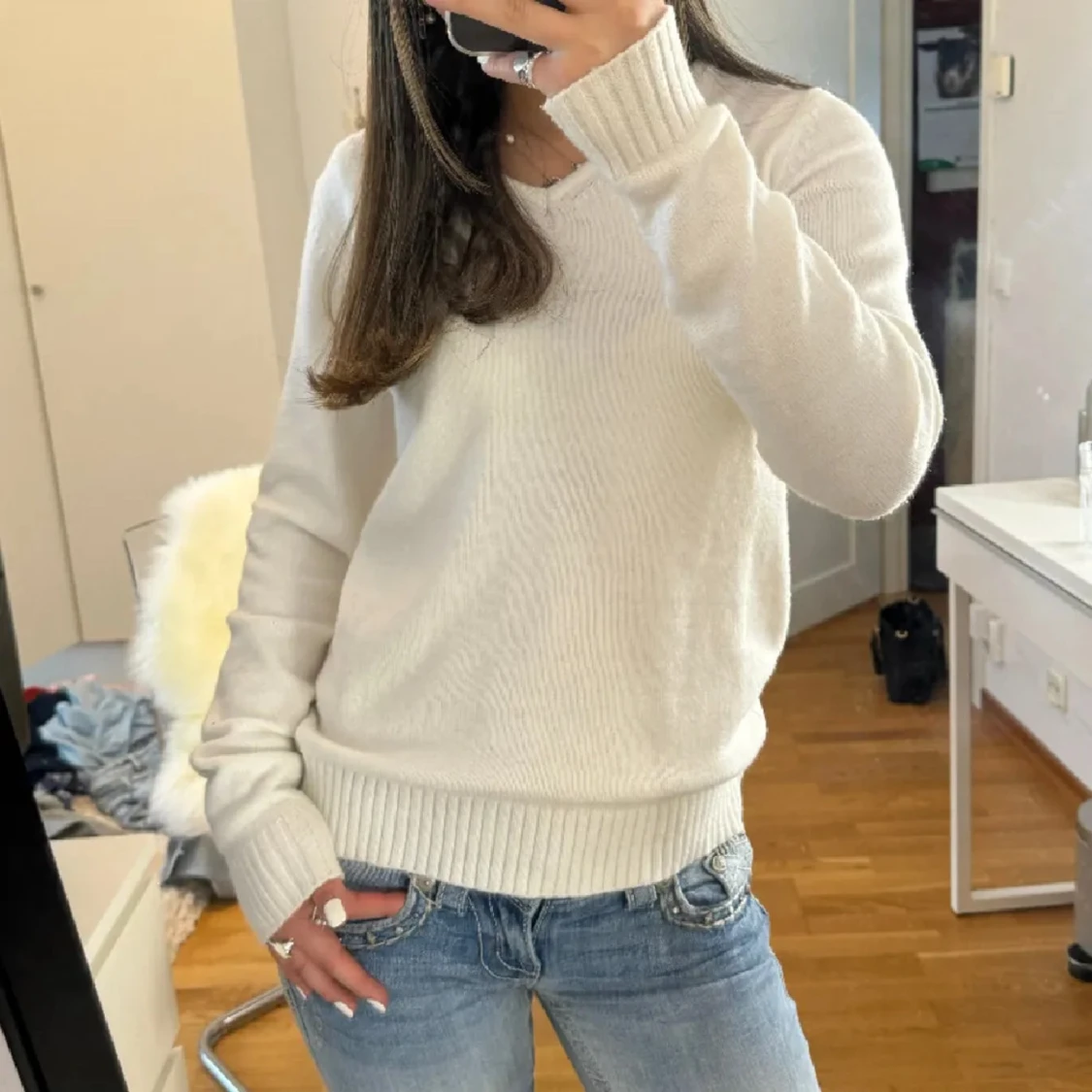 Vit v ringad stickad tröja - 91