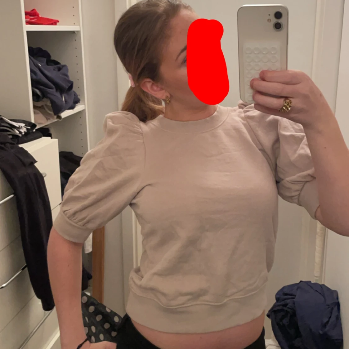 Beige kortärmad topp med puffärmar