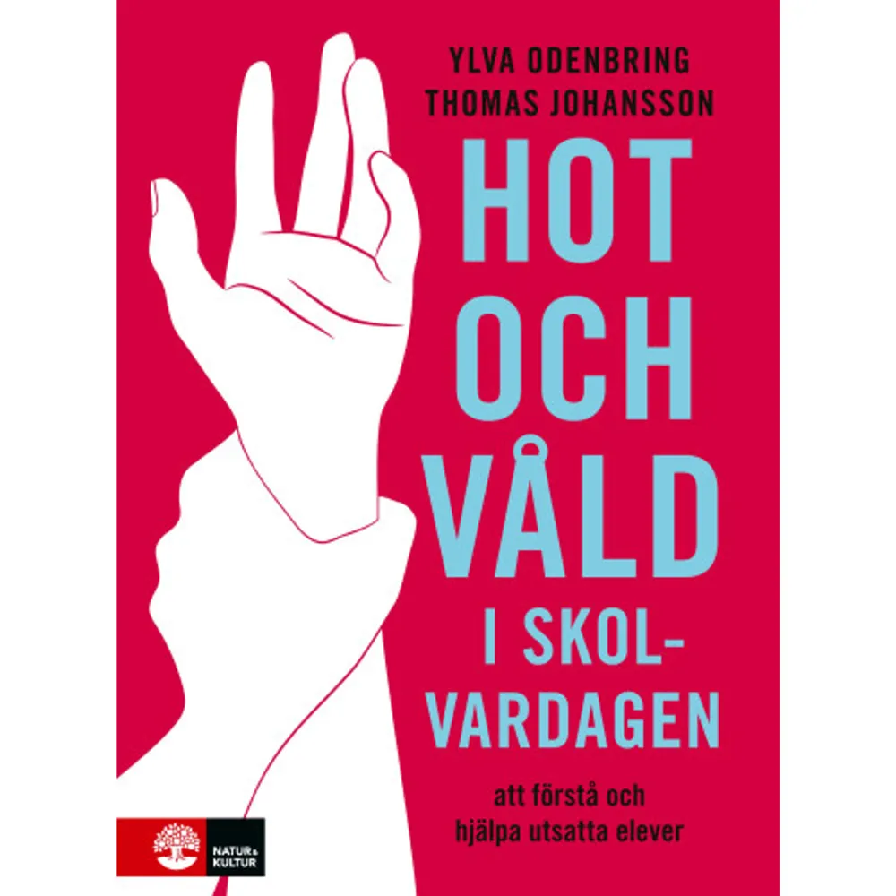 Hot, våld och trakasserier är frågor som uppmärksammas allt mer och väcker debatt. Men hur ser skolvardagens våld verkligen ut? Hur resonerar ungdomar i skolan om detta? Och vilka åtgärder bör vidtas? Denna bok bidrar med ny viktig kunskap om elevers skolvardag samt vad elever själva anser vara väsentligt för att skapa en bättre och tryggare skola för alla elever. Att lyfta fram elevers röster och erfarenheter rörande våld, hot och trakasserier i skolan är något nytt. Samtidigt som boken tillför unika elevperspektiv visar den också på så väl förebyggande åtgärder och strategier, som förslag på mer akuta insatser. I arbetet med att skapa en tryggare skola för alla våra grund- och gymnasielever krävs att eleverna får professionellt stöd. Boken är skriven för studenter på lärar- och rektorsprogrammen samt verksamma lärare, rektorer och personal inom elevhälsan som möter ungdomar i grund- och gymnasieskolan.    Format Danskt band   Omfång 120 sidor   Språk Svenska   Förlag Natur & Kultur Akademisk   Utgivningsdatum 2019-10-14   Medverkande Thomas Johansson   ISBN 9789127825390  . Böcker.