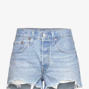 Blåa levi’s 501 shorts - Oanvända levi’s original 501 shorts i storlek 27 (motsvarande ungefär s)