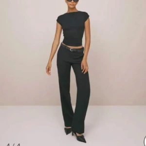 Svarta kostymbyxor - Snygga svarta kostymbyxor från Nelly i storlek 40💗prislappkvar och aldrig använda, passar mig som har 38💗