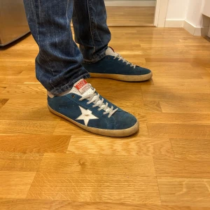 Golden Goose Superstar - Riktigt feta Golden Goose Superstar. Få slitningar, mycket kvar att ge! Skriv om du har frågor eller funderingar!