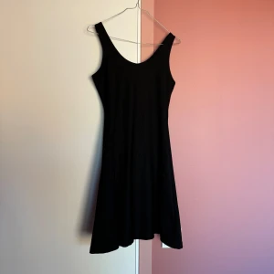 Svart klänning  - Underbart basplagg alla borde ha ❣️