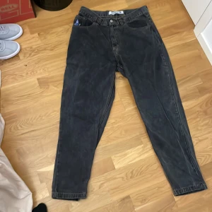 Polar jeans  - Snygga polar 92 jeans i storlek 32/32 Riktigt bra skick och knappt använda.