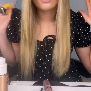 Prickig knyttopp från gina! - Fint skick, lappen är borttagen men den är i storlek XS💕