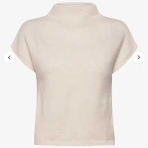 Lindex stickad tröja - Super fin stickad tröja ifrån Lindex som endast är prövad ❤️ säljer pågrund av att den aldrig används!!