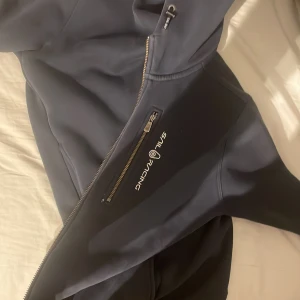 Sail racing hoodie - 170 , bra skick inget fel , kan byta