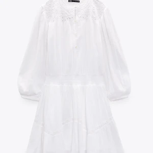 vit zara klänning - använd 1 gång på midsommar