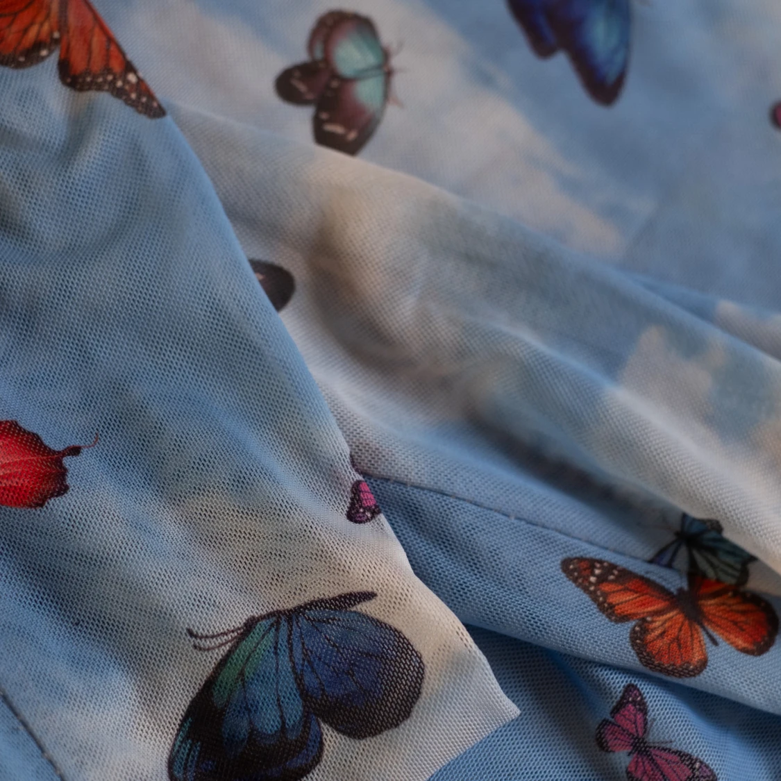 färgglad fjärils mesh top - 90