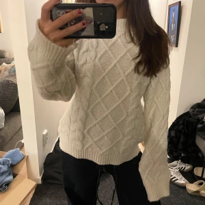 tjock stockad tröja - så fin perfekt till vintern och hösten 