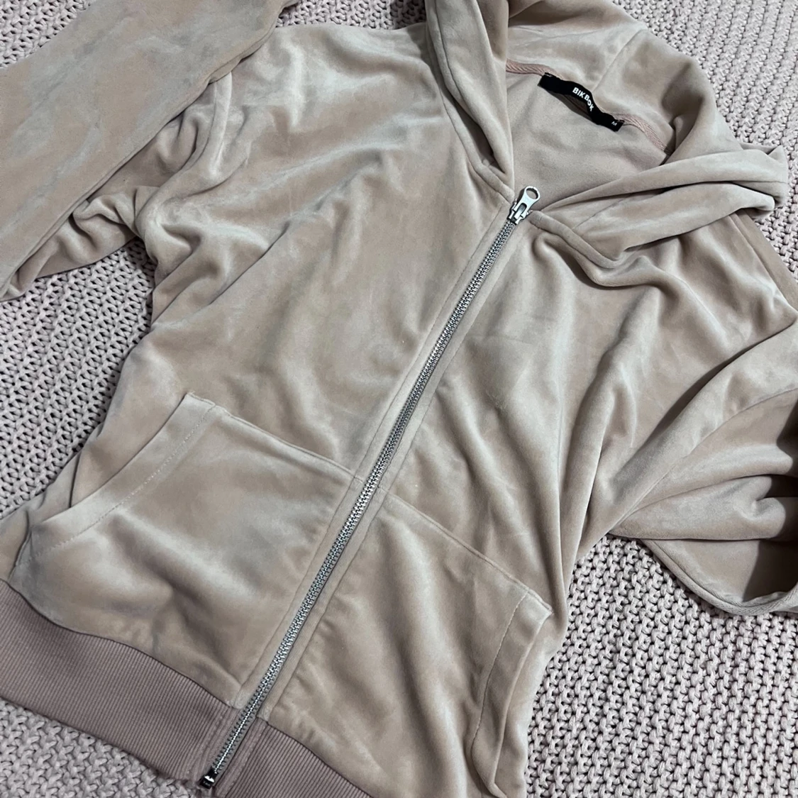 Velour hoodie - 92