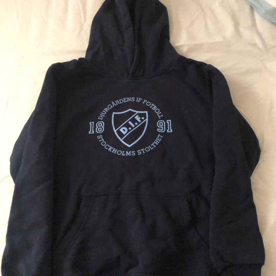 Svart hoodie från Djurgårdens IF Fotboll - 90