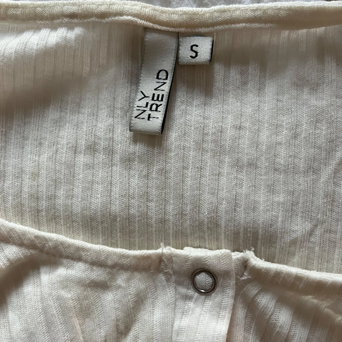 Vit ribbad kofta från NLY Trend - 1