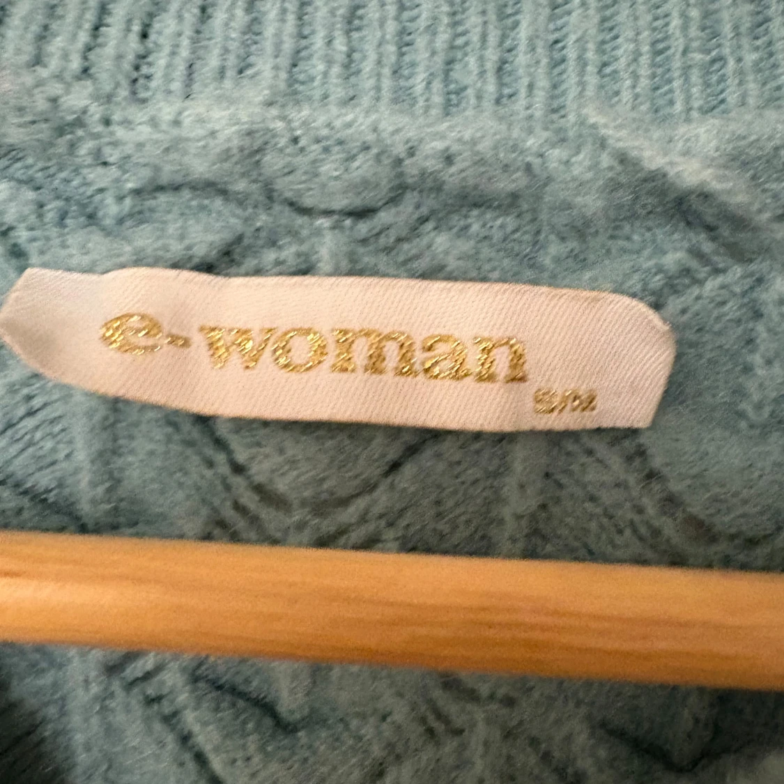 Blå stickad tröja från E-woman - 2