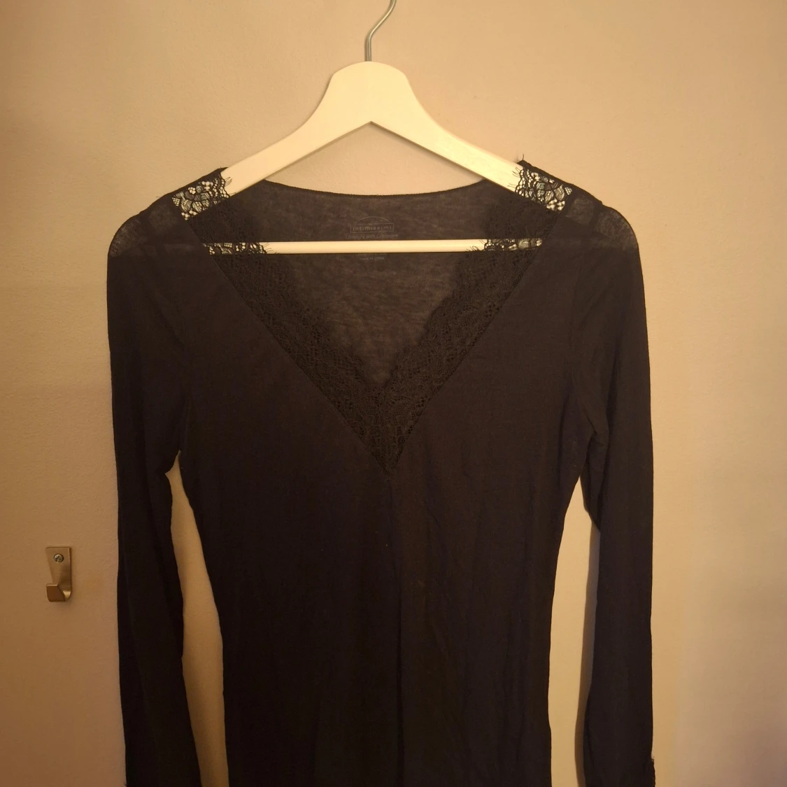 Ultralight lång blus i modalkashmir och spets från intimissimi  - 1