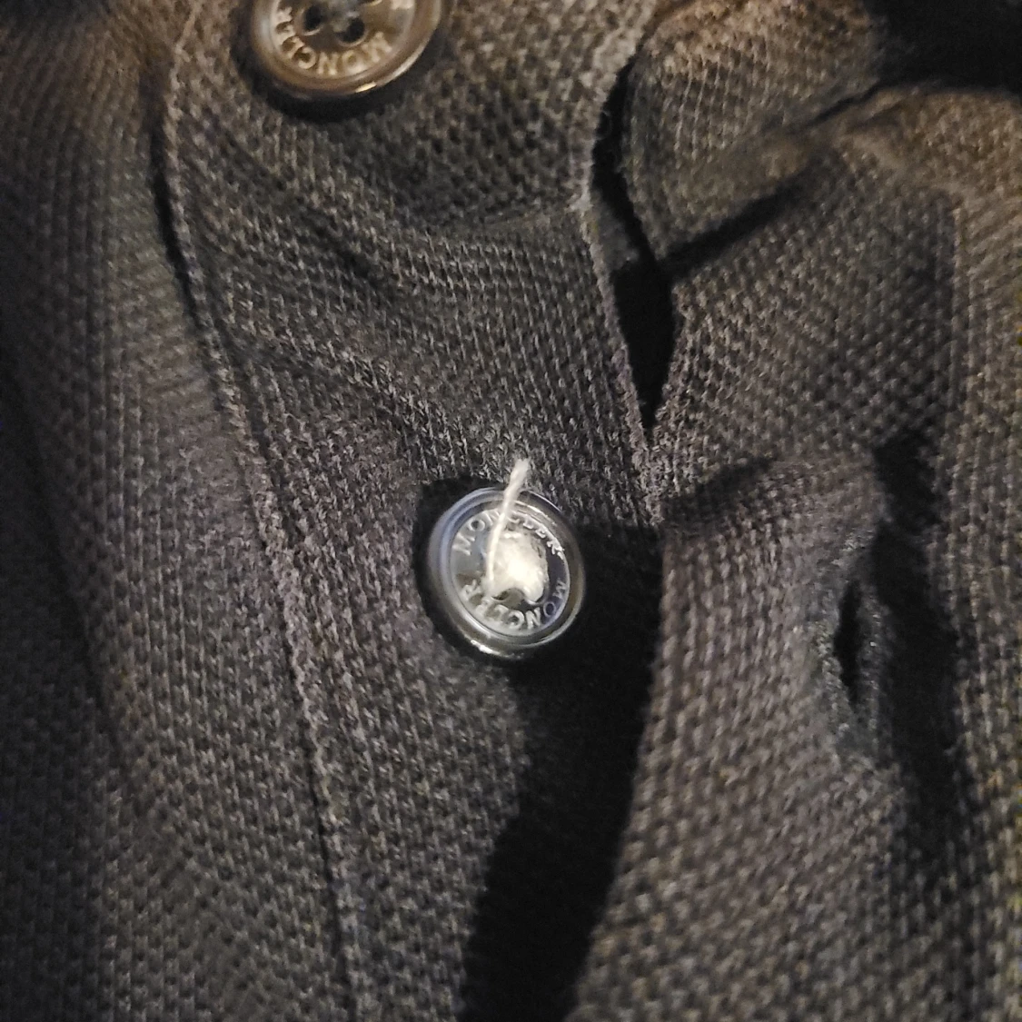 Svart pikétröja från Moncler - 1