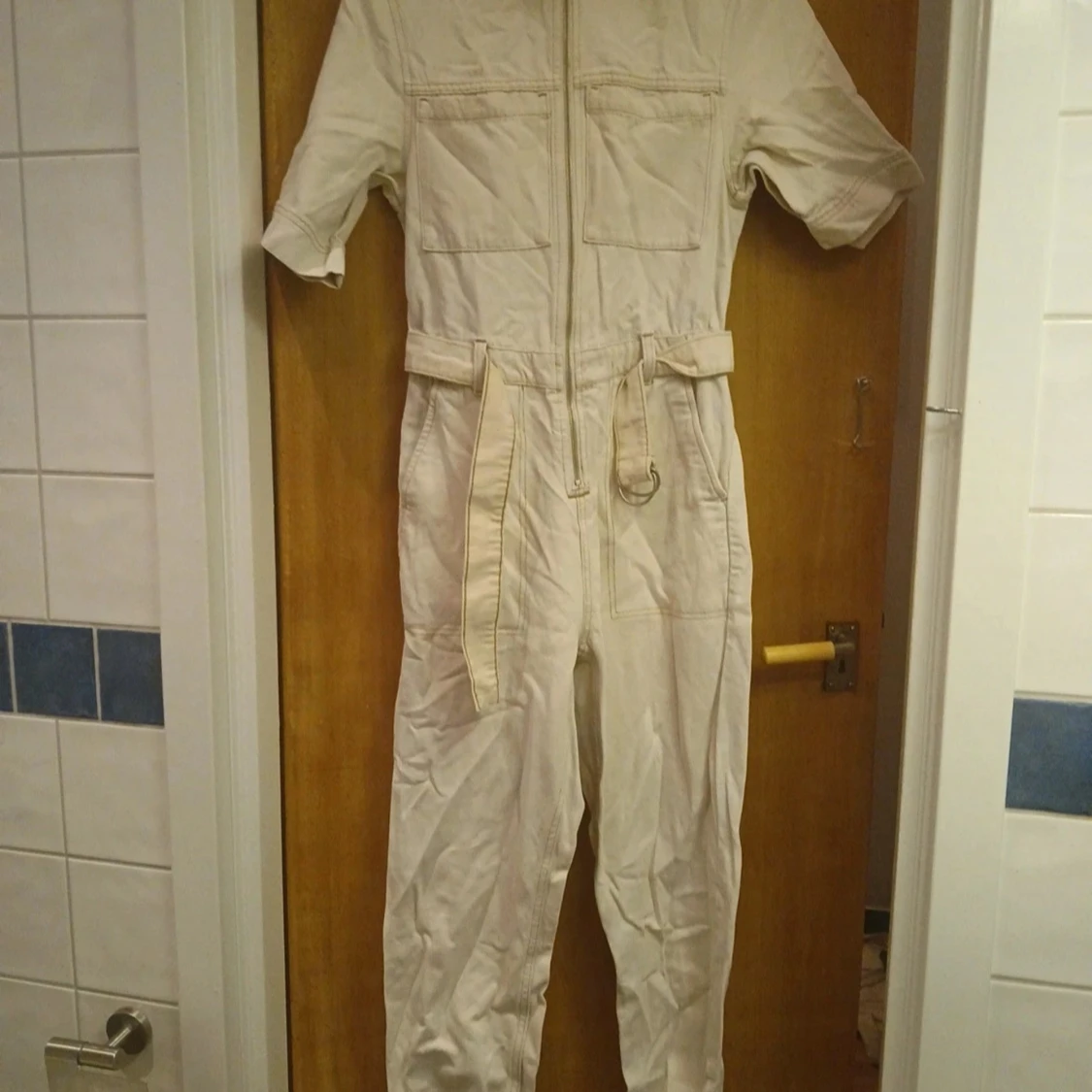 Beige jumpsuit med dragkedja - 2