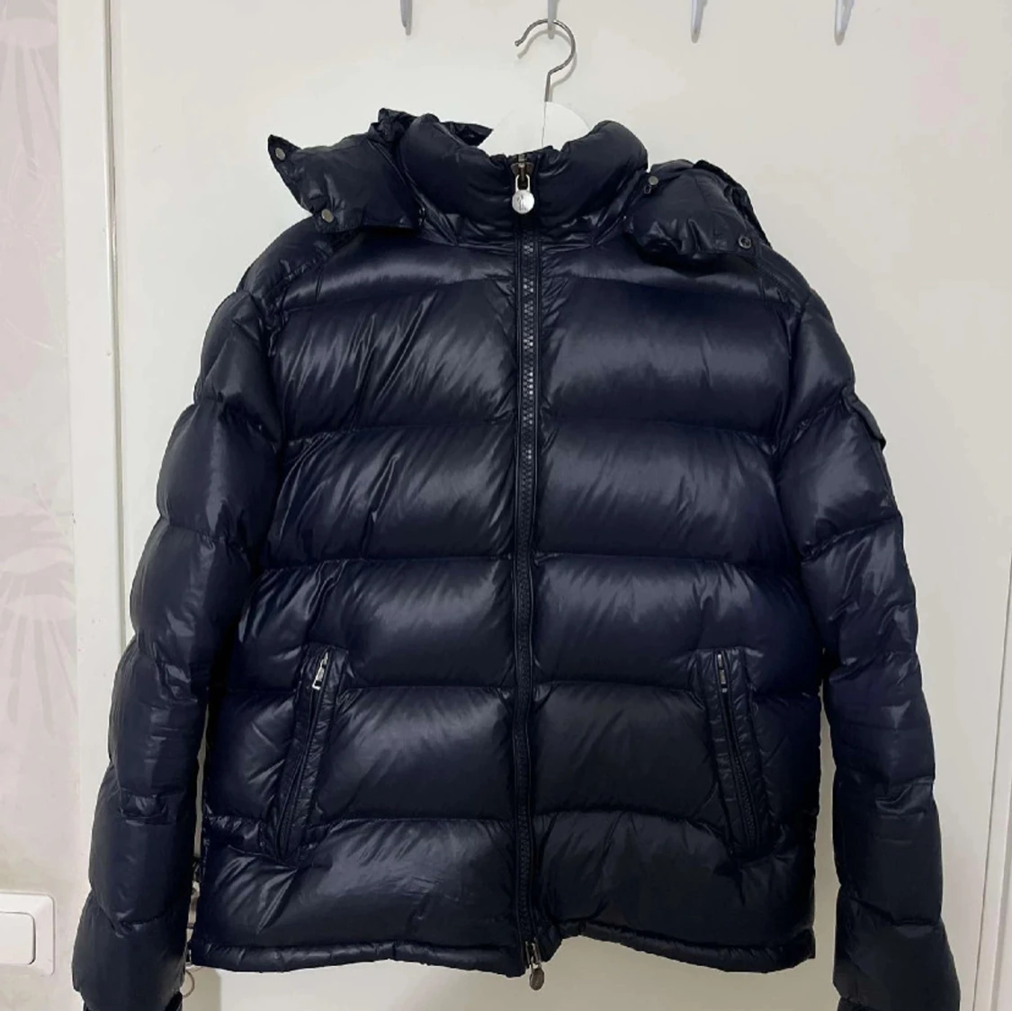 Svart dunjacka från Moncler