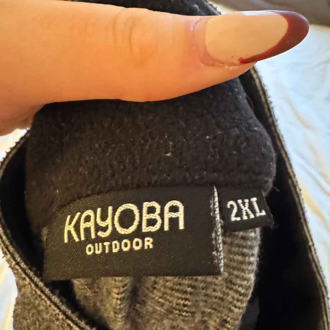 Grå och svart tröja från Kayoba - 3