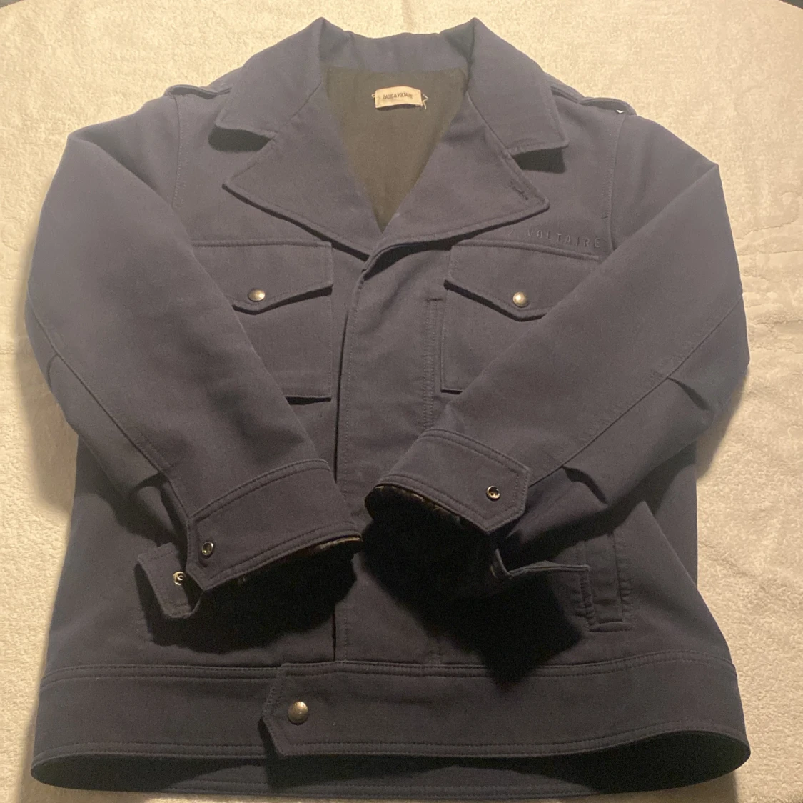 Mörkblå jacka från Zadig & Voltaire