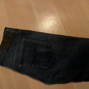 Tiger of Sweden jeans - Säljer dessa snygga tiger of Sweden jeansen i storlek 34/32 och slim passform. Hör av er om ni har frågor 😁