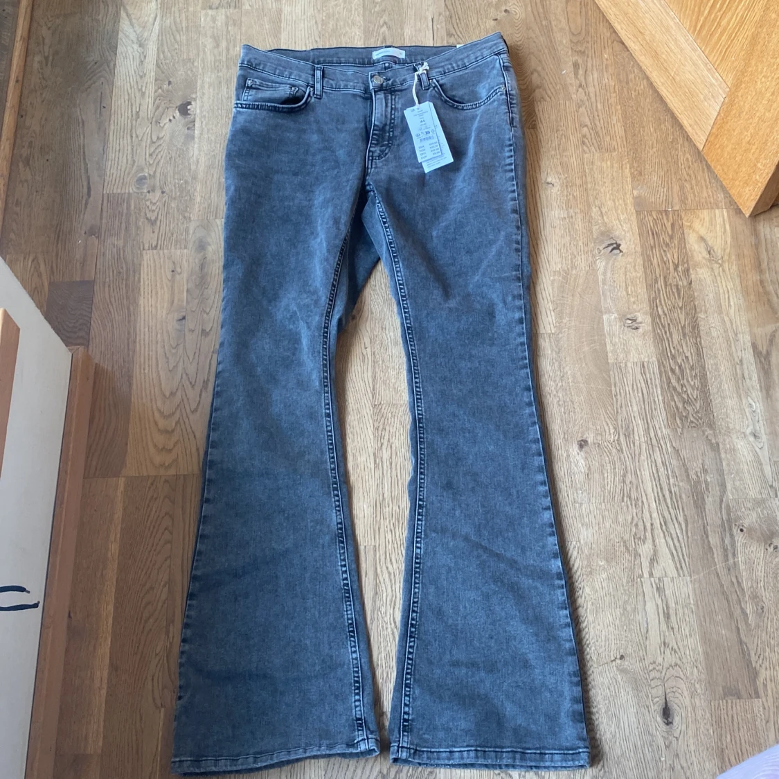 Grå bootcut jeans från Perfect Jeans