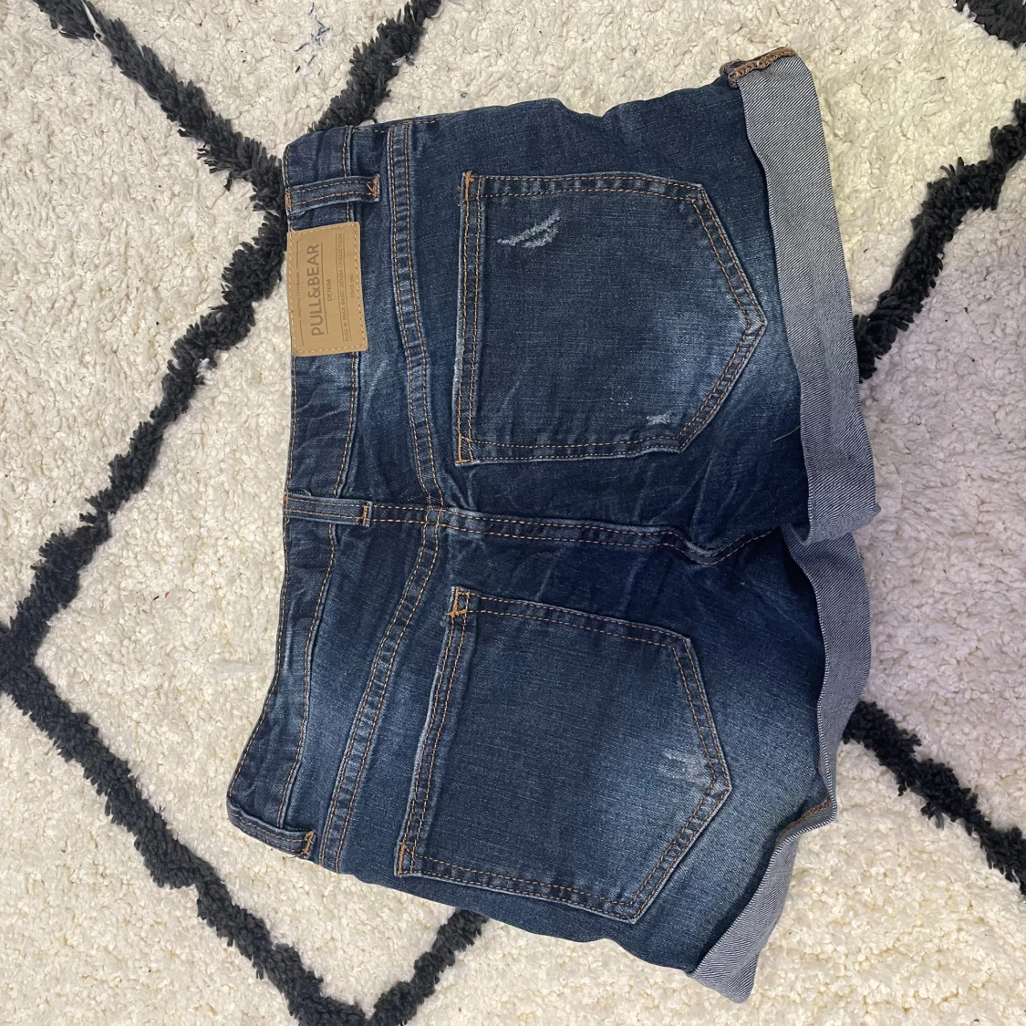 Mörkblå jeansshorts från Pull&Bear - 2