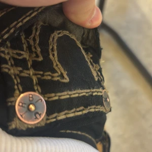 Söker fat stitch trues och robins jeans🙏 - Kontakta om du har till salu eller likea om du har uppladdat på profilen🙏strl 28-34