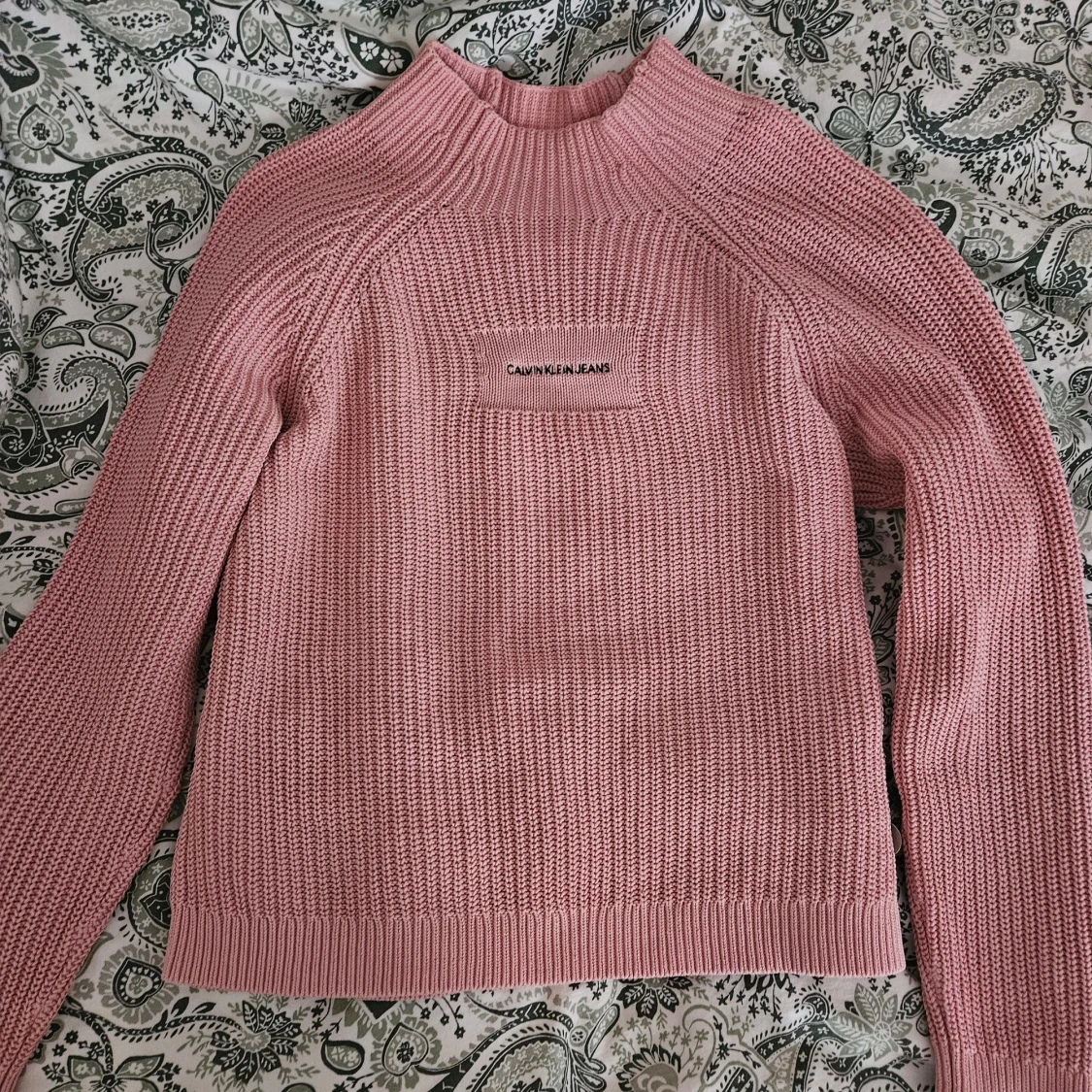 Rosa stickad tröja från Calvin Klein (barn stl) - 1