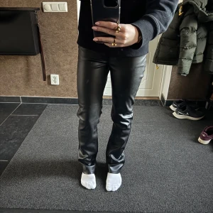 Skinnbyxor - Fint skick, knappt använda 