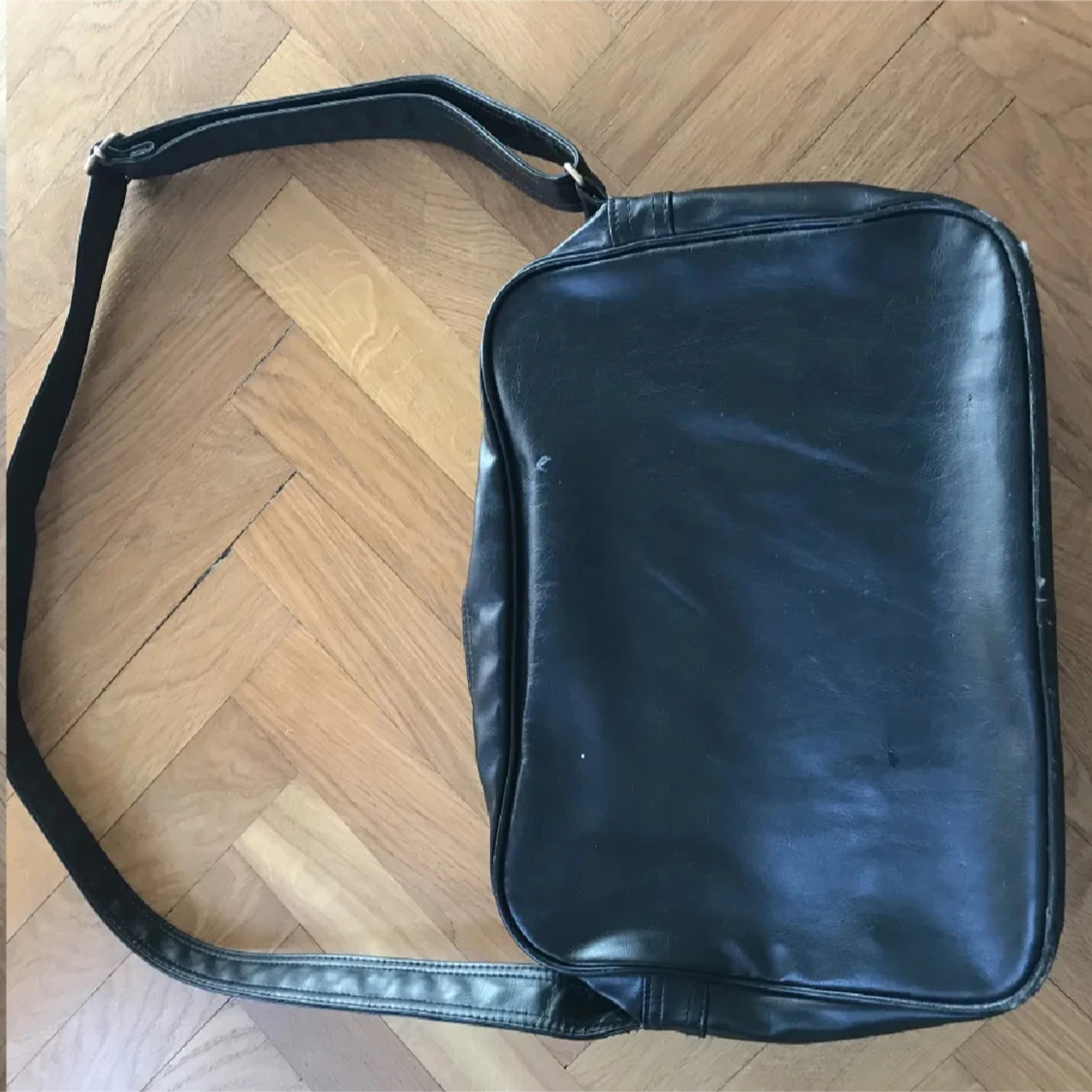 Stor axelremsväska från Adidas - 1