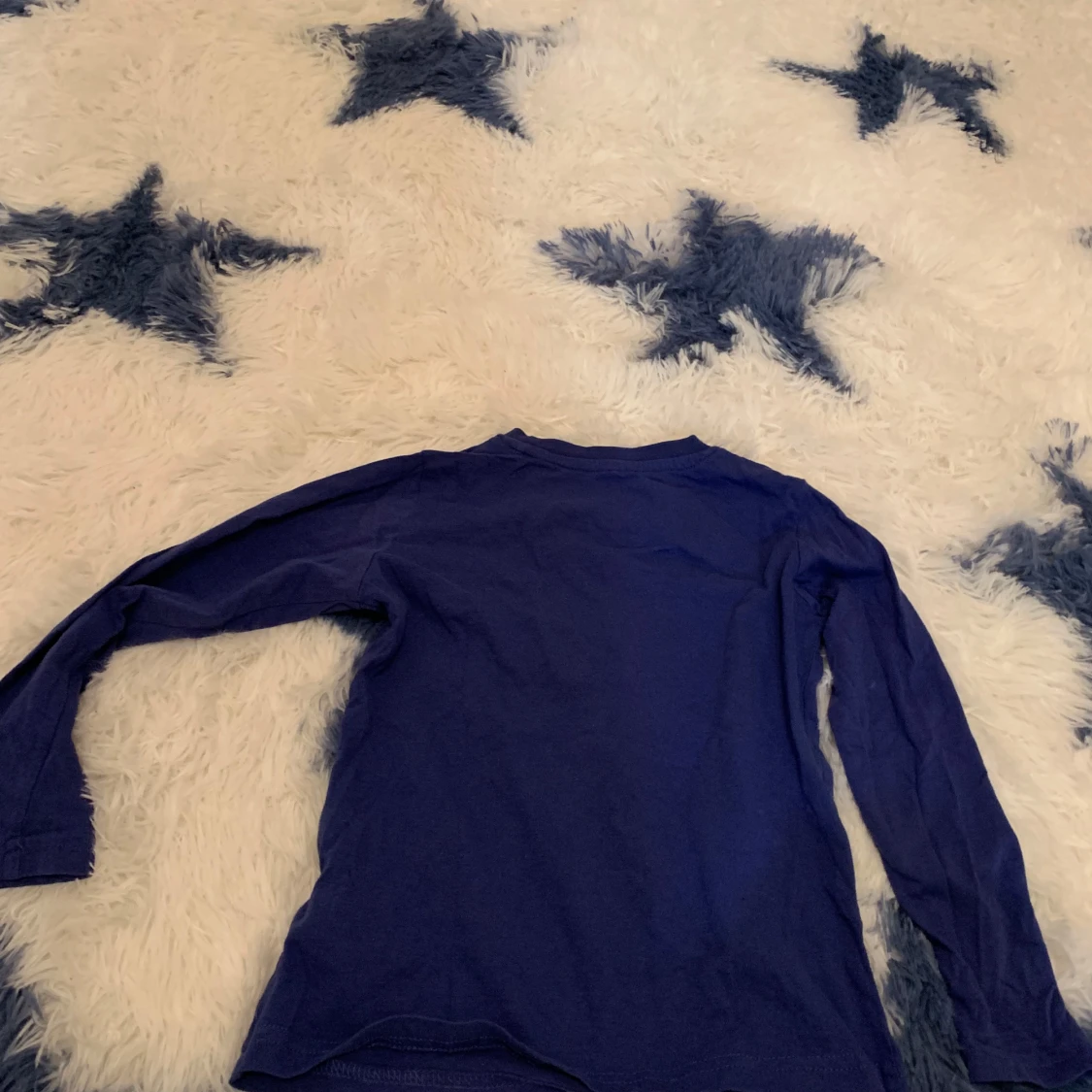 Blå långärmad tröja med julmotiv från Lupilu - 1