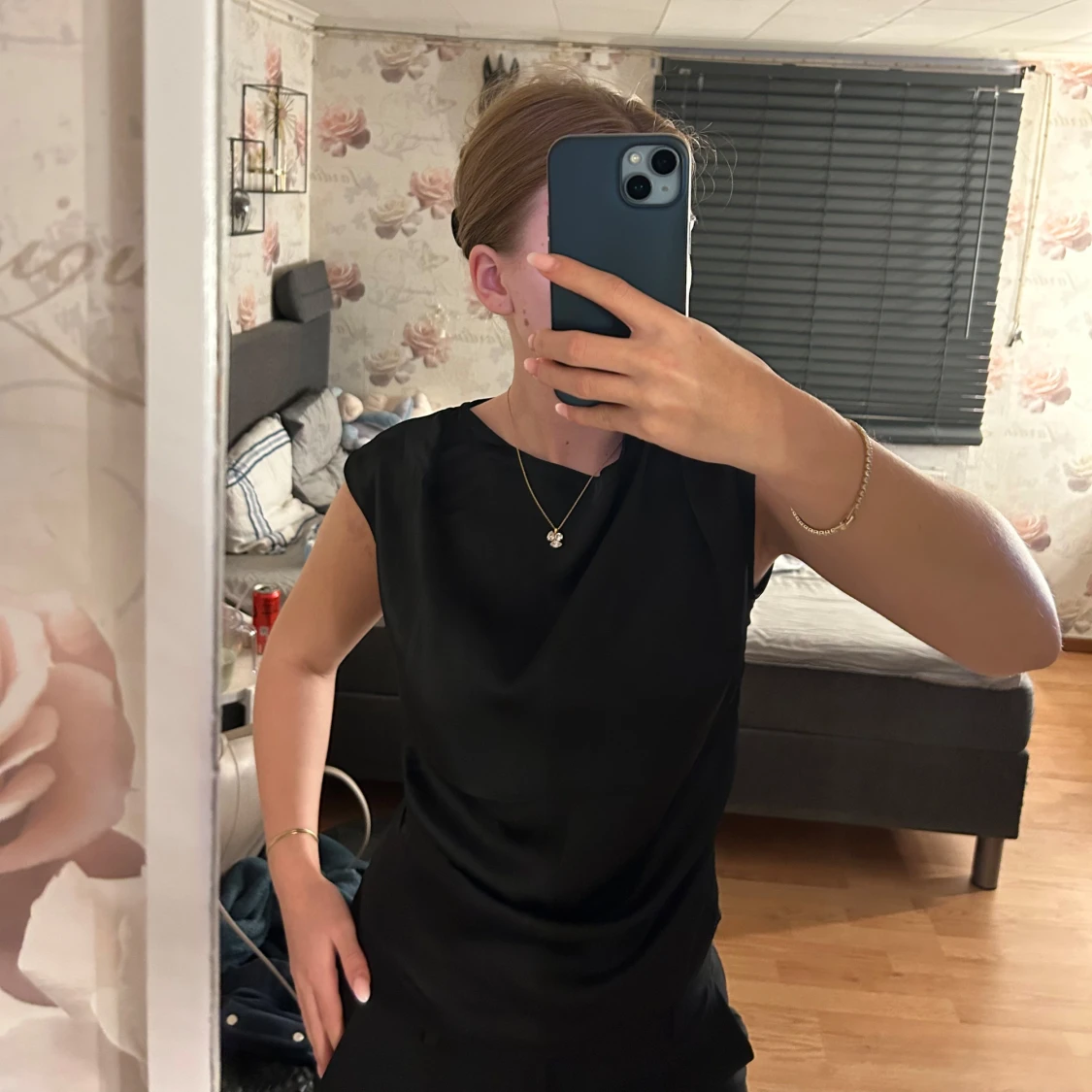 Svart ärmlös topp - 1