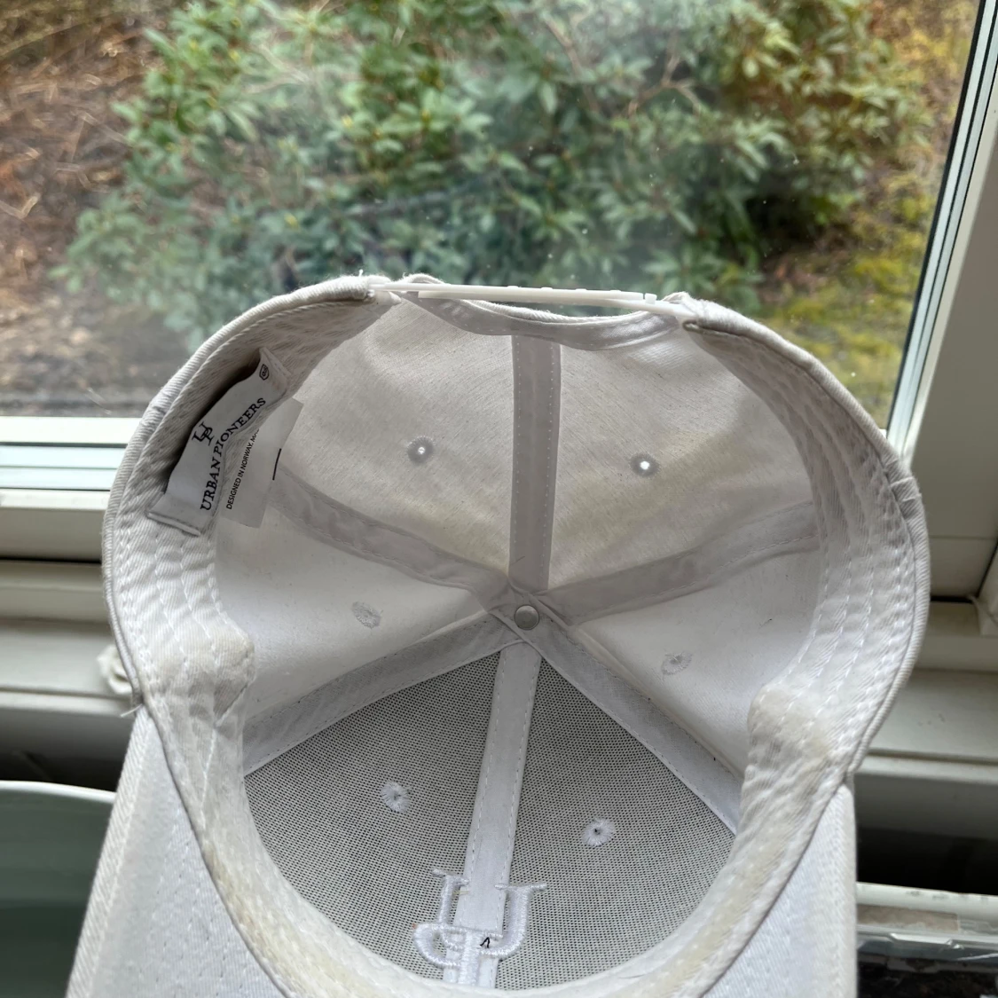 Vit keps från Urban Pioneers - 3