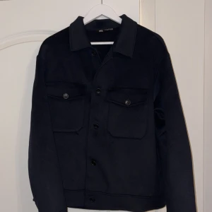 Herr cardigan - Från zara, oanvänd. För kort för mig. XL, men lite kort passar L