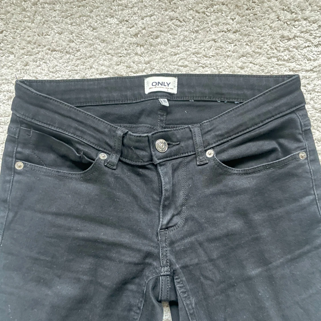 Lågmidjade bootcut jeans från Only - 1